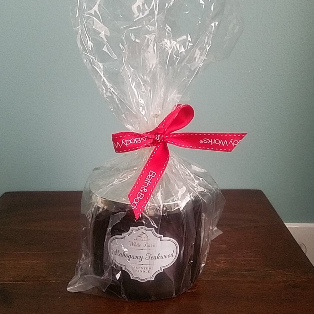 Bath & Body Works White Barn Scented Candle